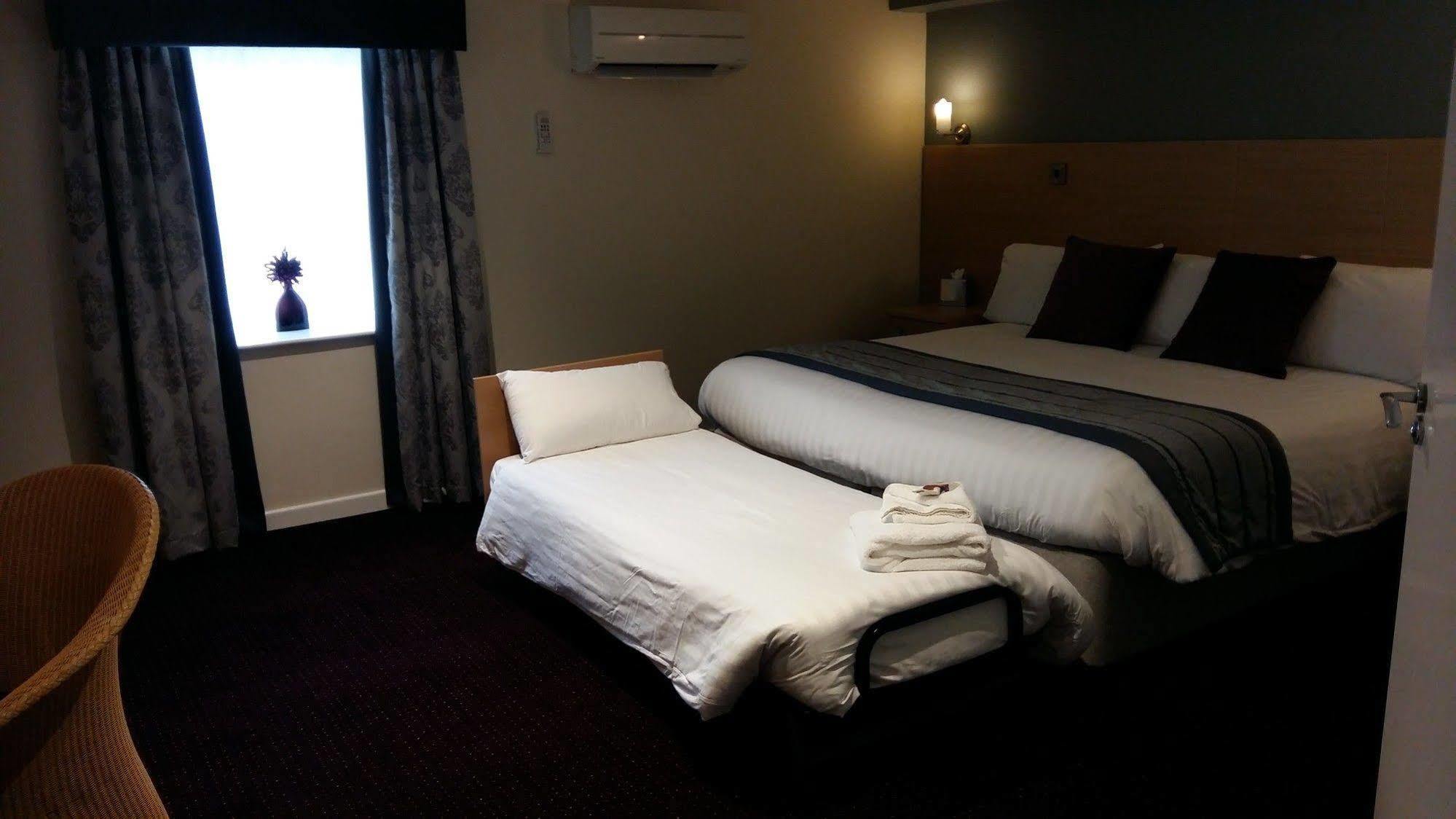 Waterfront Hotel Brighouse Kültér fotó